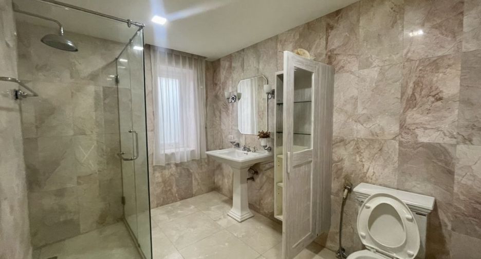 For rent 2 bedrooms condo in Mueang Phuket, Phuket