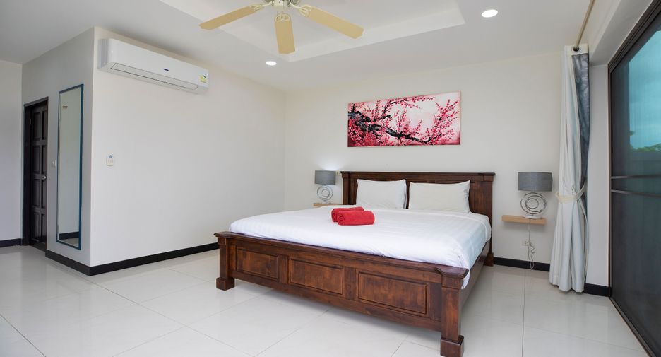 For sale 3 bedrooms villa in Mueang Phuket, Phuket