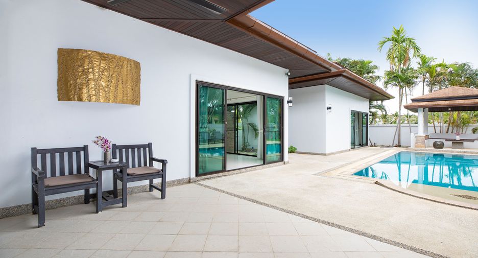 For sale 3 bedrooms villa in Mueang Phuket, Phuket