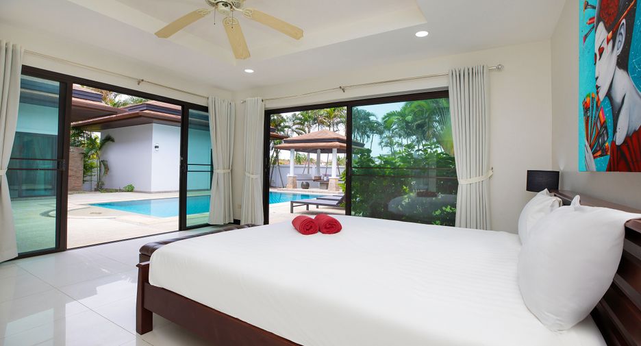 For sale 3 bedrooms villa in Mueang Phuket, Phuket