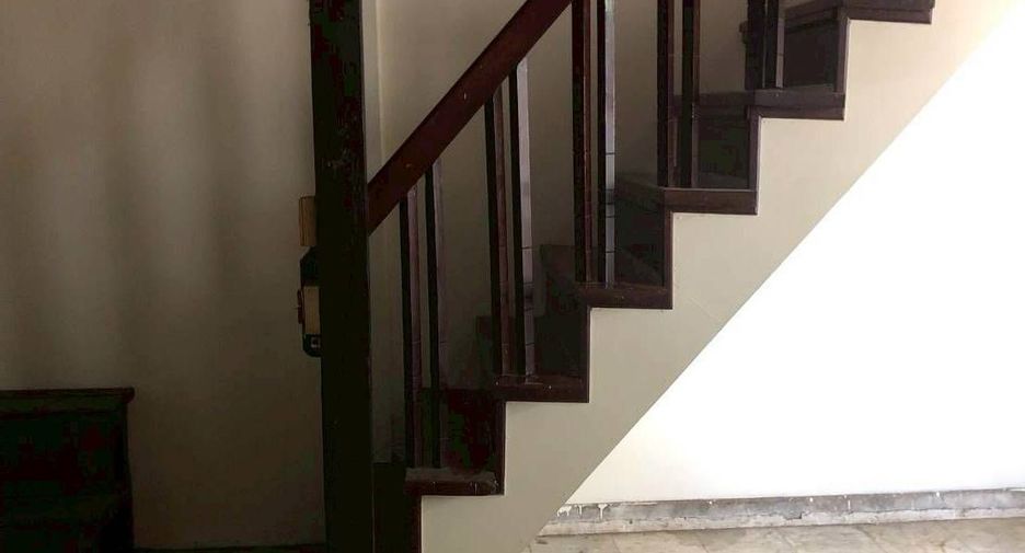 For sale 3 bedrooms house in Bangkok Noi, Bangkok