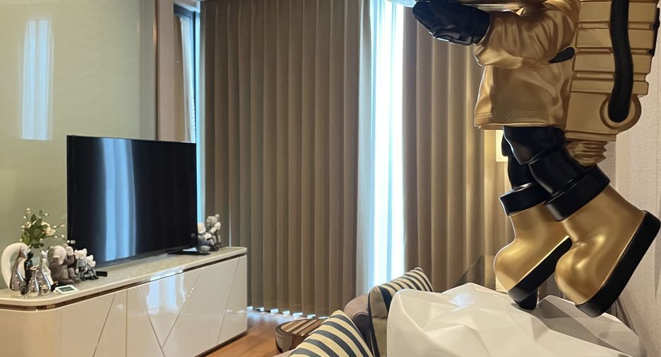 For sale and for rent studio condo in Khlong Toei, Bangkok