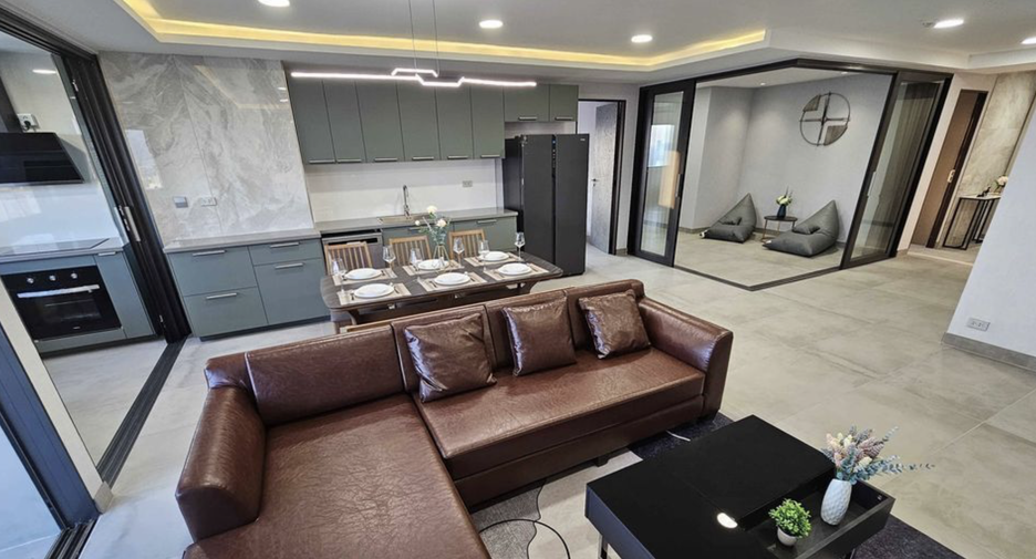 For sale and for rent 3 bedrooms condo in Khlong Toei, Bangkok