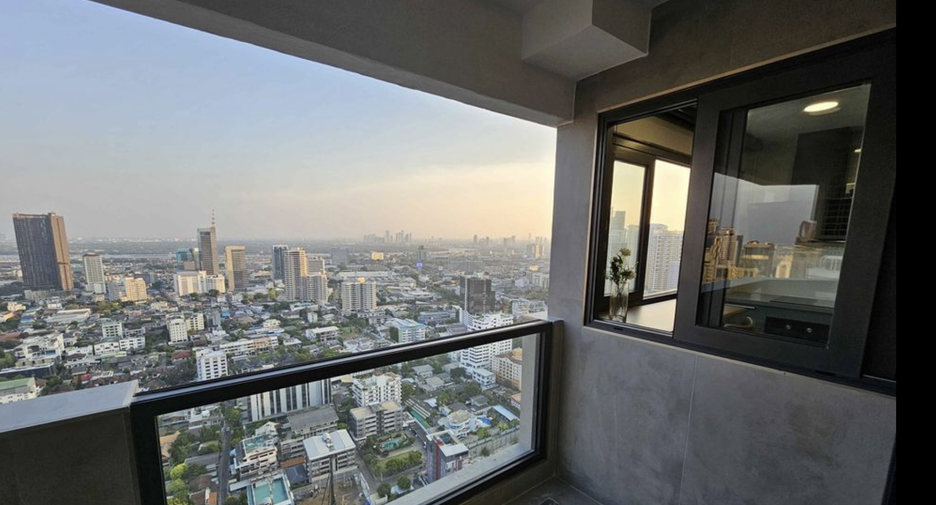 For sale and for rent 3 bedrooms condo in Khlong Toei, Bangkok