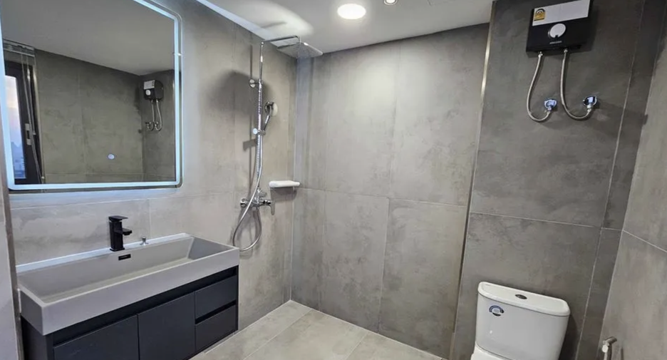 For sale and for rent 3 bedrooms condo in Khlong Toei, Bangkok