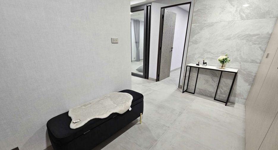 For sale and for rent 3 bedrooms condo in Khlong Toei, Bangkok