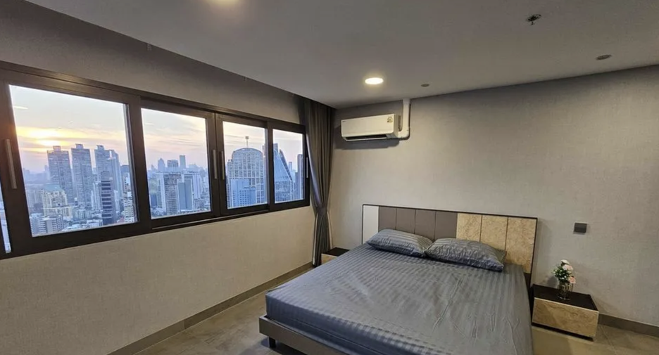 For sale and for rent 3 bedrooms condo in Khlong Toei, Bangkok