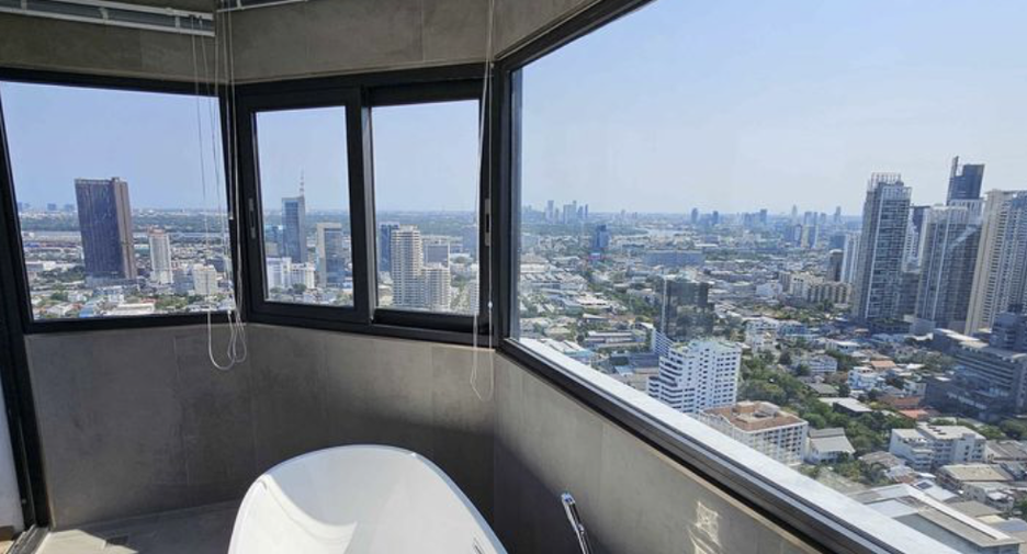 For sale and for rent 3 bedrooms condo in Khlong Toei, Bangkok