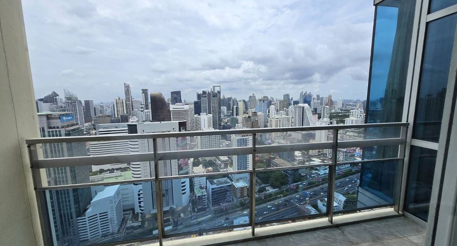 Wohnung zur Miete mit 3 Zimmer in Pathum Wan, Bangkok