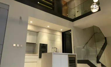 For rent 3 bedrooms condo in Khlong Toei, Bangkok