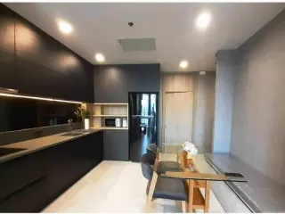 For rent 2 bedrooms condo in Pathum Wan, Bangkok