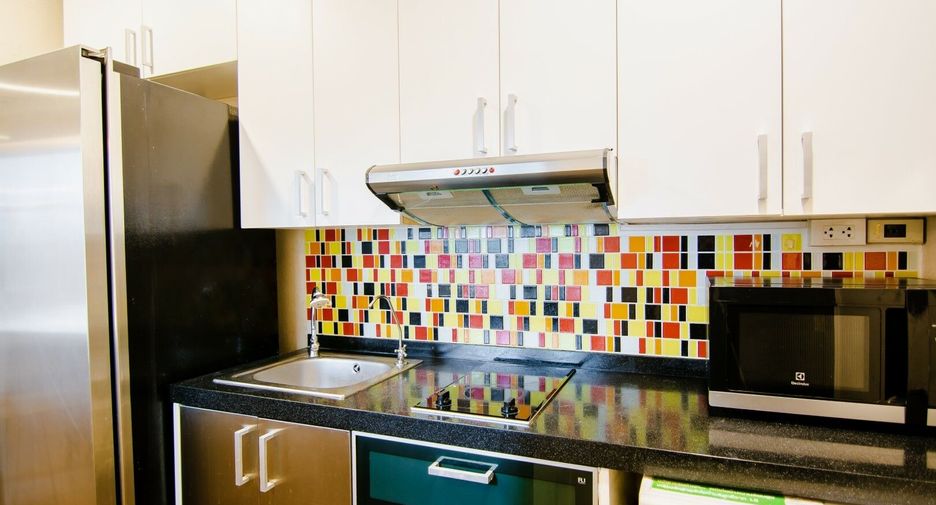 For sale 3 bedrooms condo in Khlong Toei, Bangkok