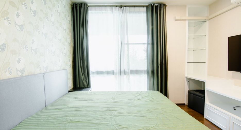 For sale 3 bedrooms condo in Khlong Toei, Bangkok