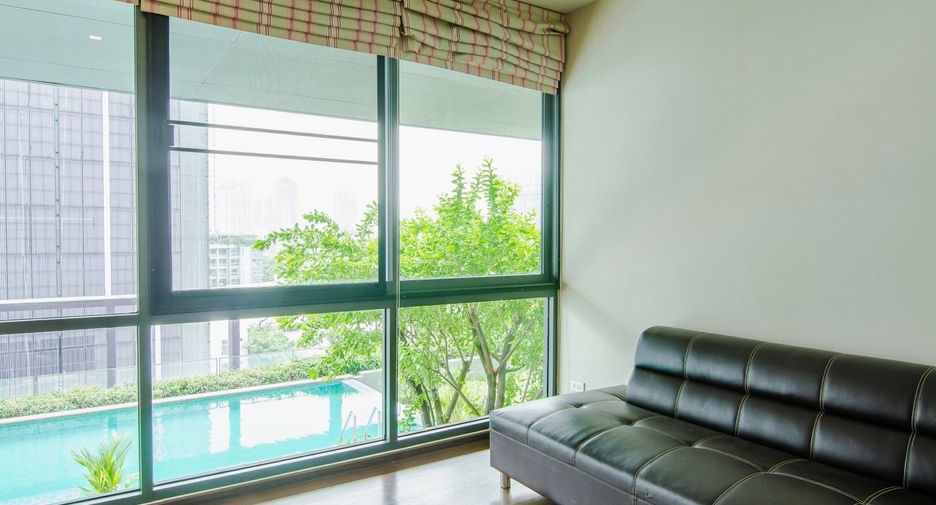 For sale 3 bedrooms condo in Khlong Toei, Bangkok