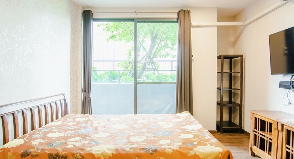 For sale 3 bedrooms condo in Khlong Toei, Bangkok