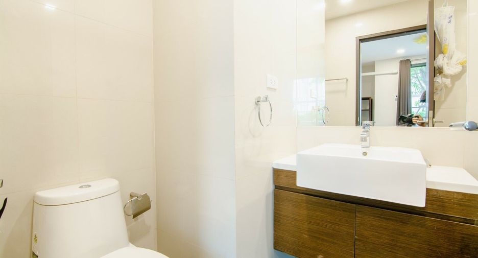 For sale 3 bedrooms condo in Khlong Toei, Bangkok