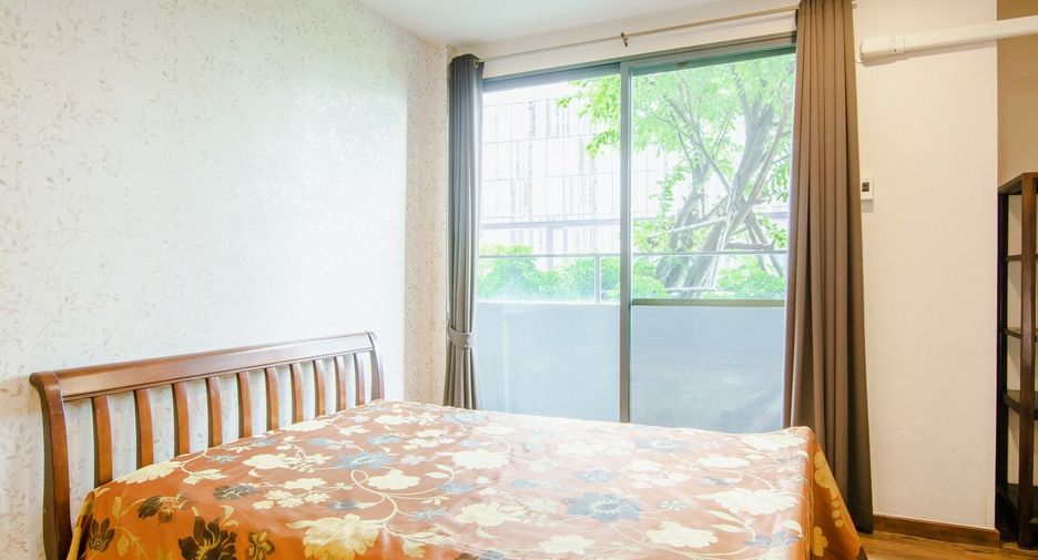 For sale 3 bedrooms condo in Khlong Toei, Bangkok