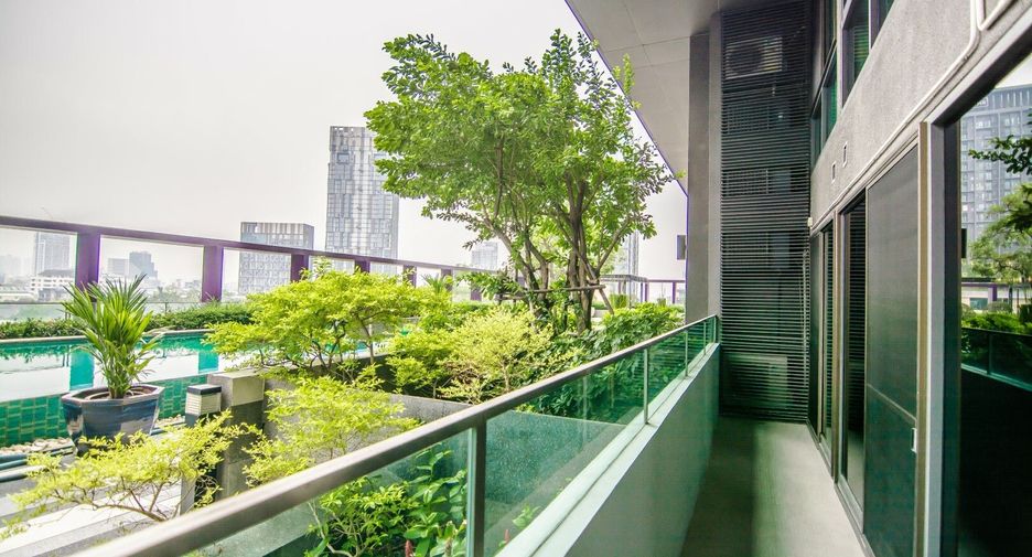 For sale 3 bedrooms condo in Khlong Toei, Bangkok