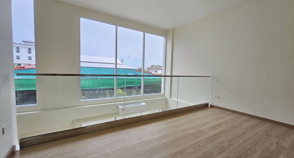 For sale and for rent 2 bedrooms townhouse in Wang Thonglang, Bangkok