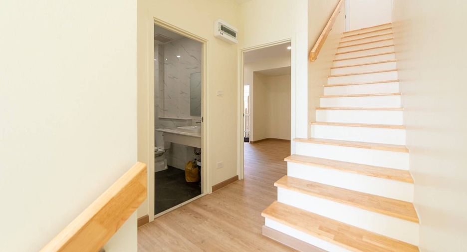 For sale and for rent 2 bedrooms townhouse in Wang Thonglang, Bangkok
