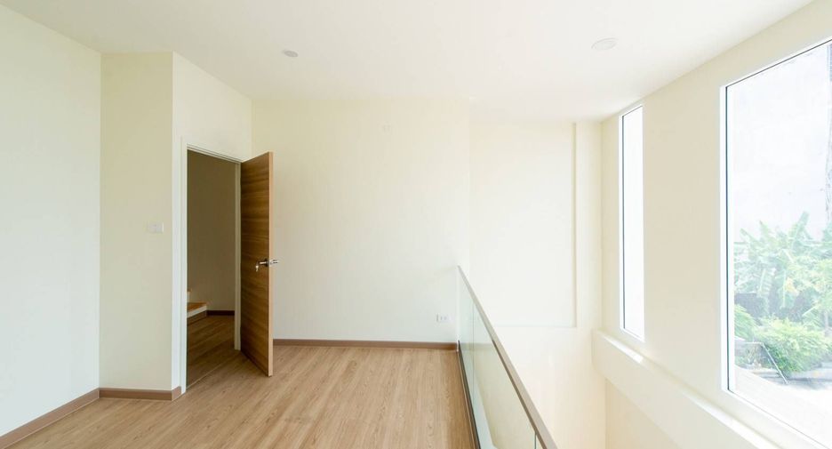 For sale and for rent 2 bedrooms townhouse in Wang Thonglang, Bangkok