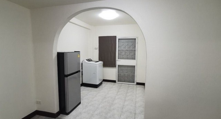 Reihenhaus zur Miete mit 3 Zimmer in Khan Na Yao, Bangkok