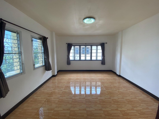 For rent 3 bedrooms townhouse in Khan Na Yao, Bangkok
