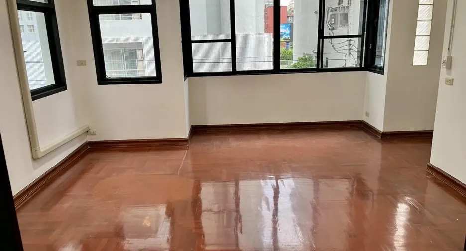 For rent 4 bedrooms house in Pathum Wan, Bangkok