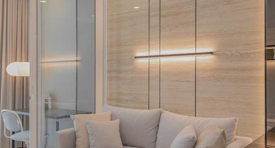 For rent 2 bedrooms condo in Bang Rak, Bangkok