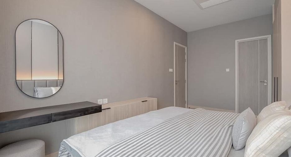 For rent 2 bedrooms condo in Bang Rak, Bangkok