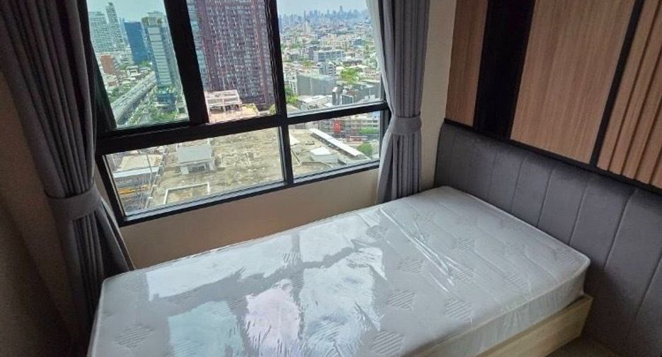 For rent 2 bedrooms condo in Huai Khwang, Bangkok
