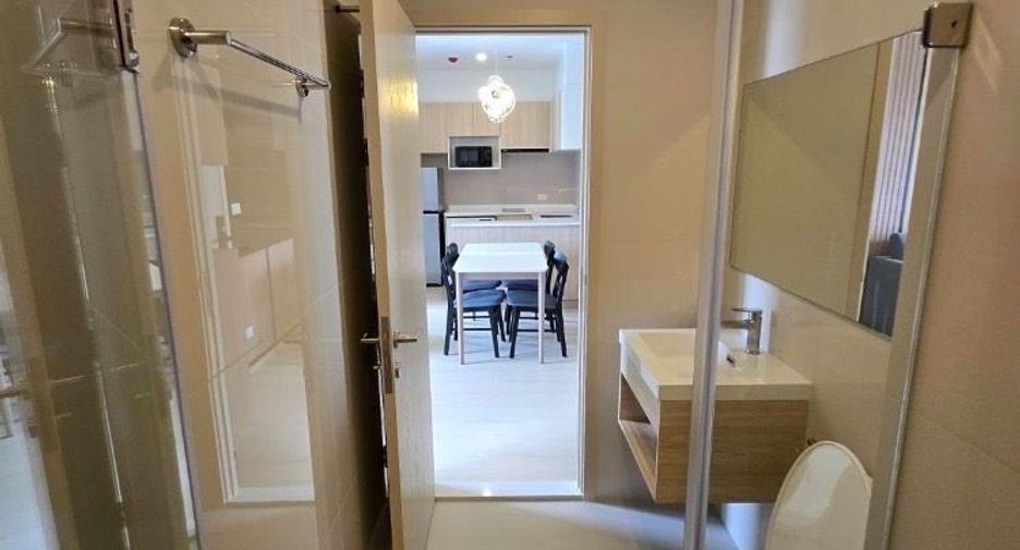 For rent 2 bedrooms condo in Huai Khwang, Bangkok