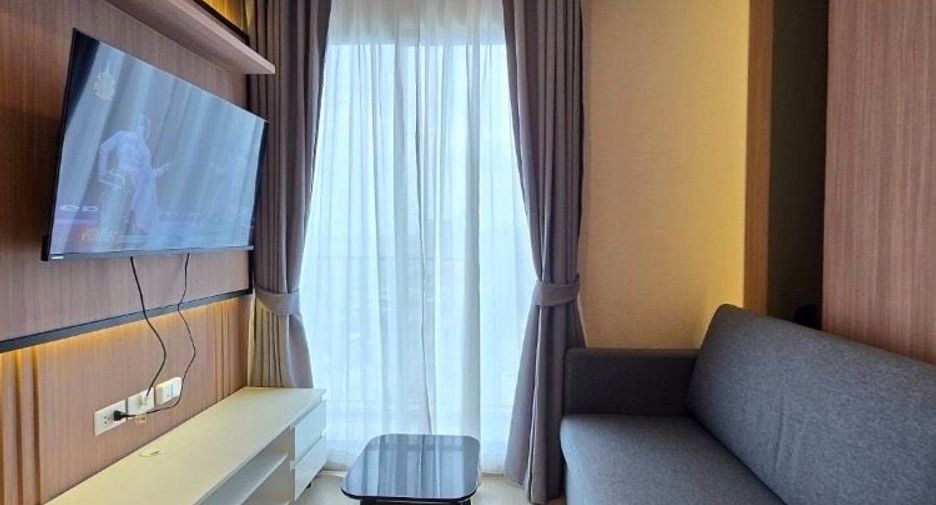 For rent 2 bedrooms condo in Huai Khwang, Bangkok