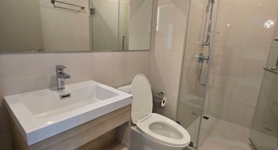 For rent 2 bedrooms condo in Huai Khwang, Bangkok