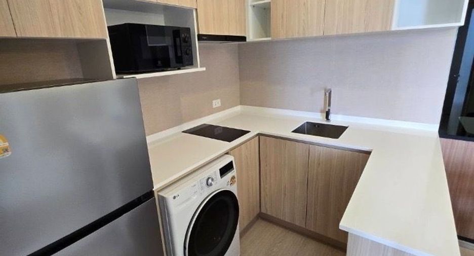 For rent 2 bedrooms condo in Huai Khwang, Bangkok