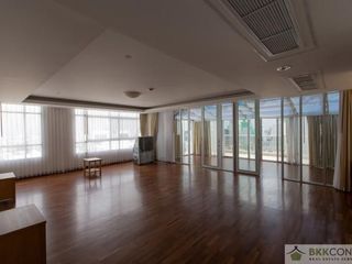 Wohnung zur Miete mit 4 Zimmer in Khlong Toei, Bangkok