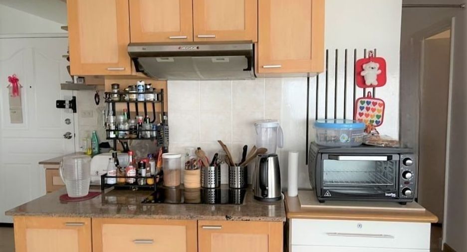 For rent 2 bedrooms condo in Sathon, Bangkok