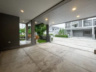 Haus zum Kauf mit 4 Zimmer in Bang Khun Thian, Bangkok