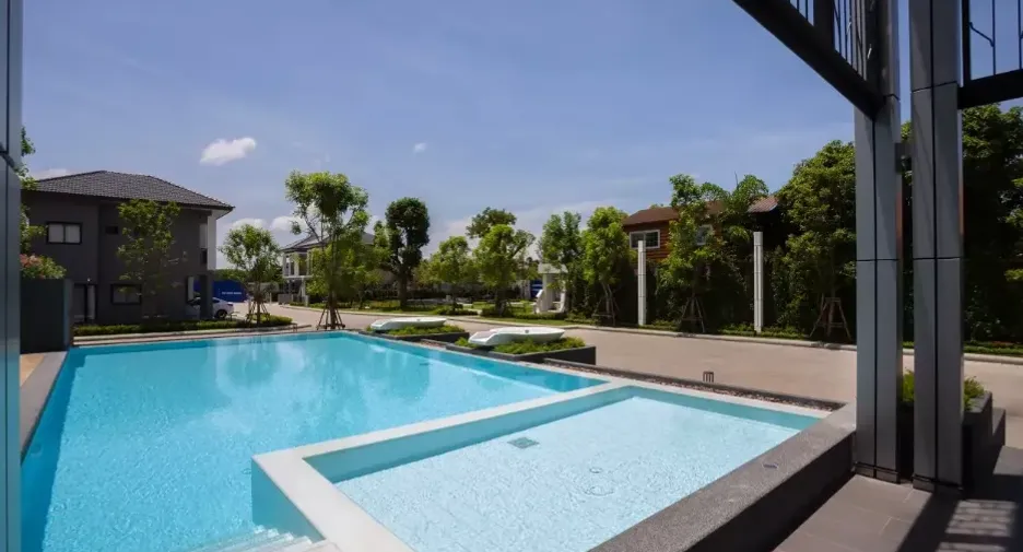 Haus zum Kauf mit 4 Zimmer in Bang Khun Thian, Bangkok