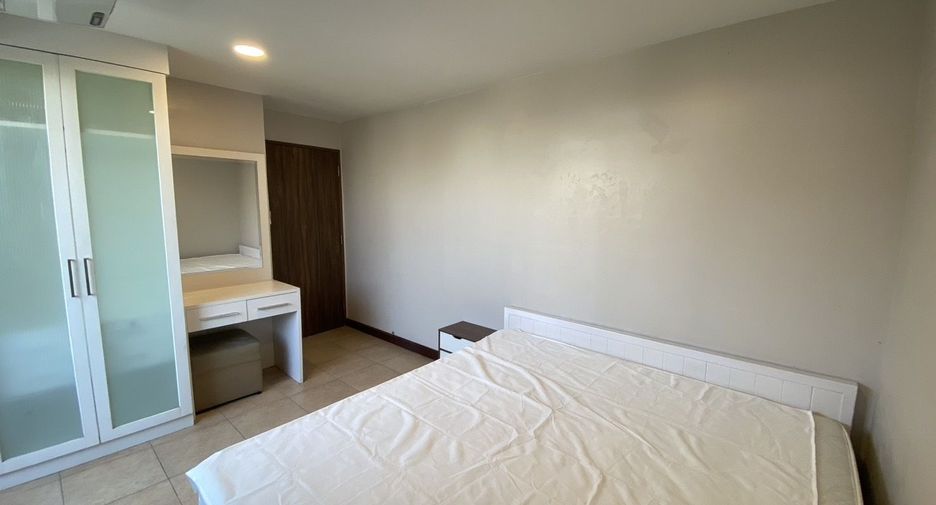 For sale 3 bedrooms condo in Watthana, Bangkok