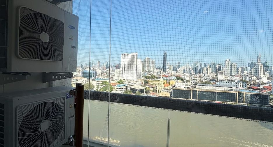 For rent 3 bedrooms condo in Bang Rak, Bangkok