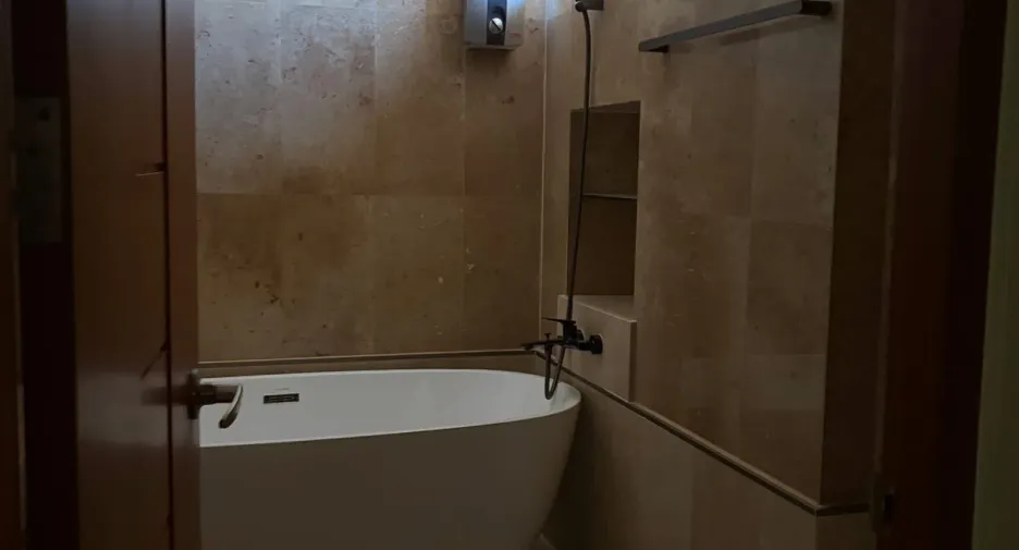 For rent 3 bedrooms condo in Bang Rak, Bangkok