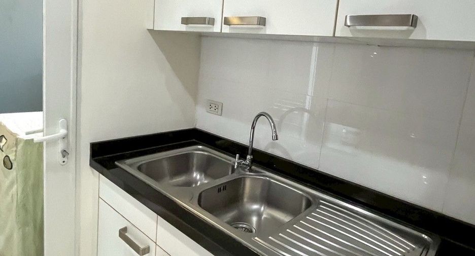 For sale 2 bedrooms condo in Watthana, Bangkok