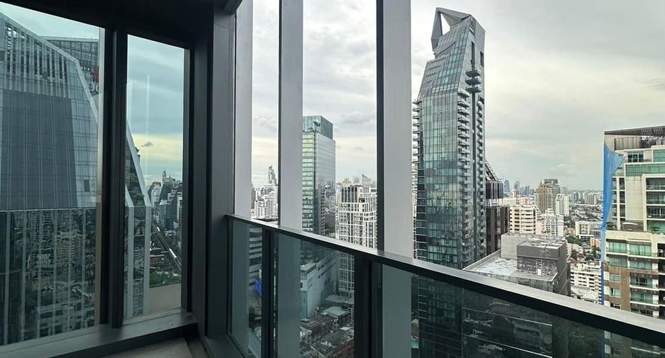 For rent 1 bed condo in Khlong Toei, Bangkok