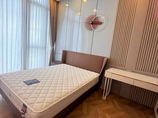 Аренда 4 спальни кондо в Хуаи Кхщанг, Бангкок