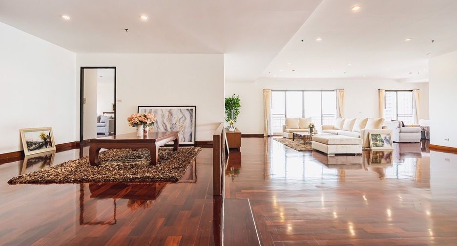 Condo en alquiler de 4 habitaciones en Sathon, Bangkok