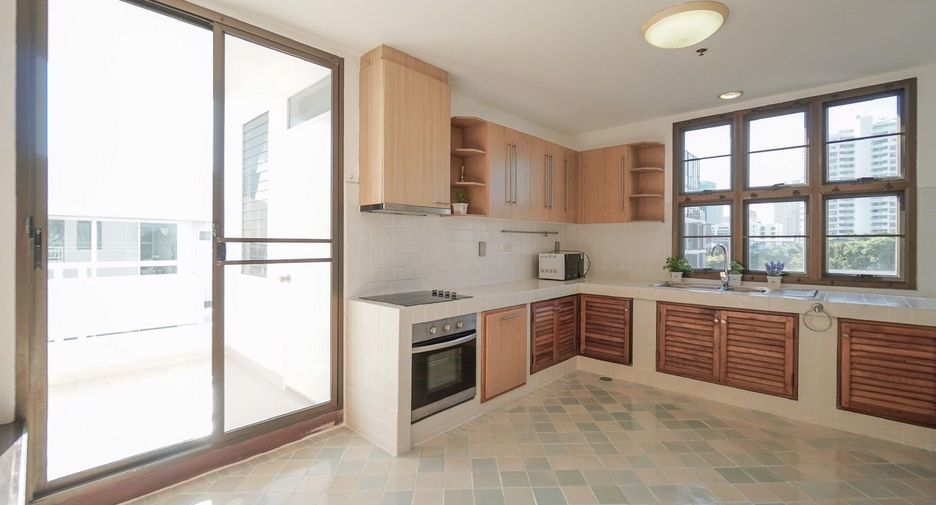 Condo en alquiler de 4 habitaciones en Sathon, Bangkok