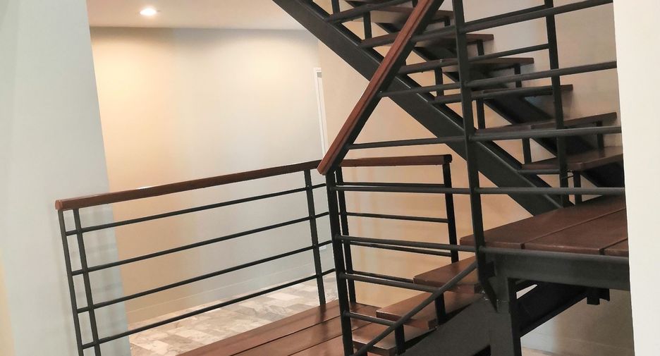 Apartment zur Miete mit 4 Zimmer in Watthana, Bangkok