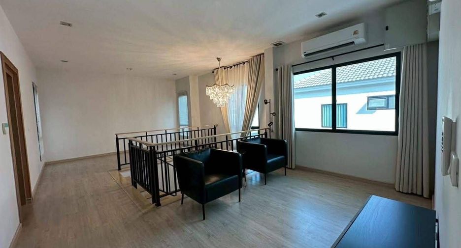 For rent 4 bedrooms house in Sai Mai, Bangkok