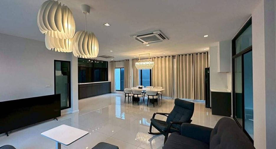 For rent 4 bedrooms house in Sai Mai, Bangkok